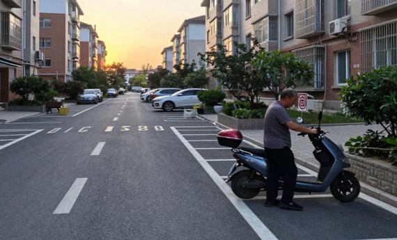 划线停车费降了！多地调整收费标准：起步价下调、免费时段延长、节假日免费停