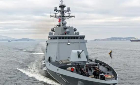 朝鲜“崔贤”号驱逐舰进行战略巡航导弹试射