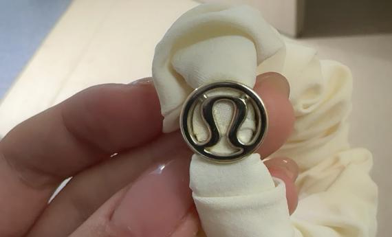 80元lululemon发圈被炒到999元！溢价超12倍，谁在买？