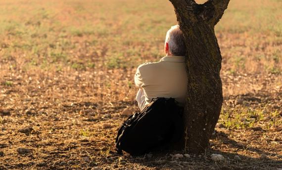 生病了无人签字，有钱也难救命！中华遗嘱库数据揭示空巢老人困境