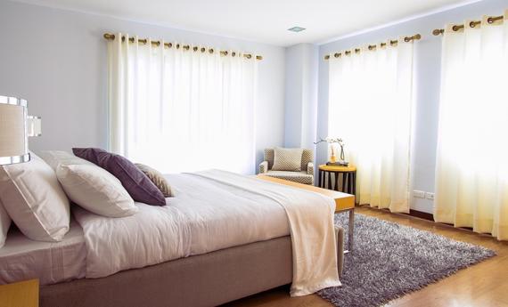 床上最脏的地方不是床单，是枕芯！多少人从没洗过，难怪皮肤痒