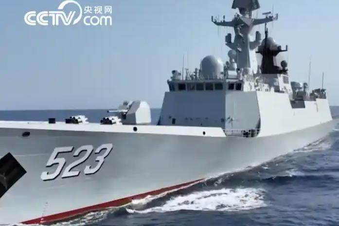 外舰强闯海峡挑衅,我军舰主炮上弹、缠斗20小时:在自家门口绝不退让!