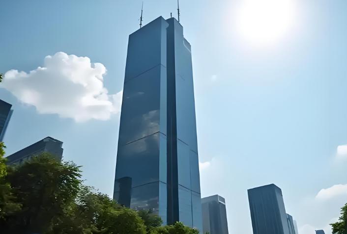 “第一高楼”烂尾潮：百亿投资打水漂，为何越是地标越容易“烂”？